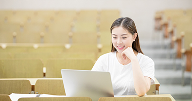 设计专业大学生