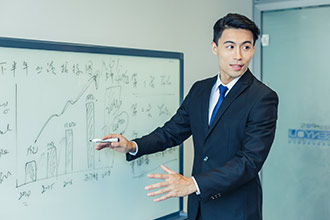 开发效率高