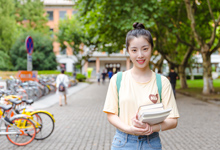 在校学生